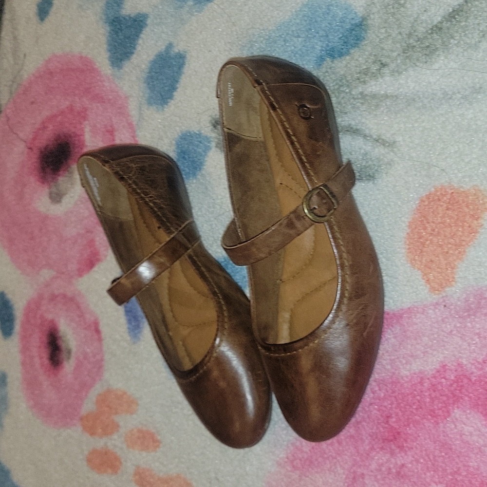 Brown Born leather Mary Jane flats. Size 7